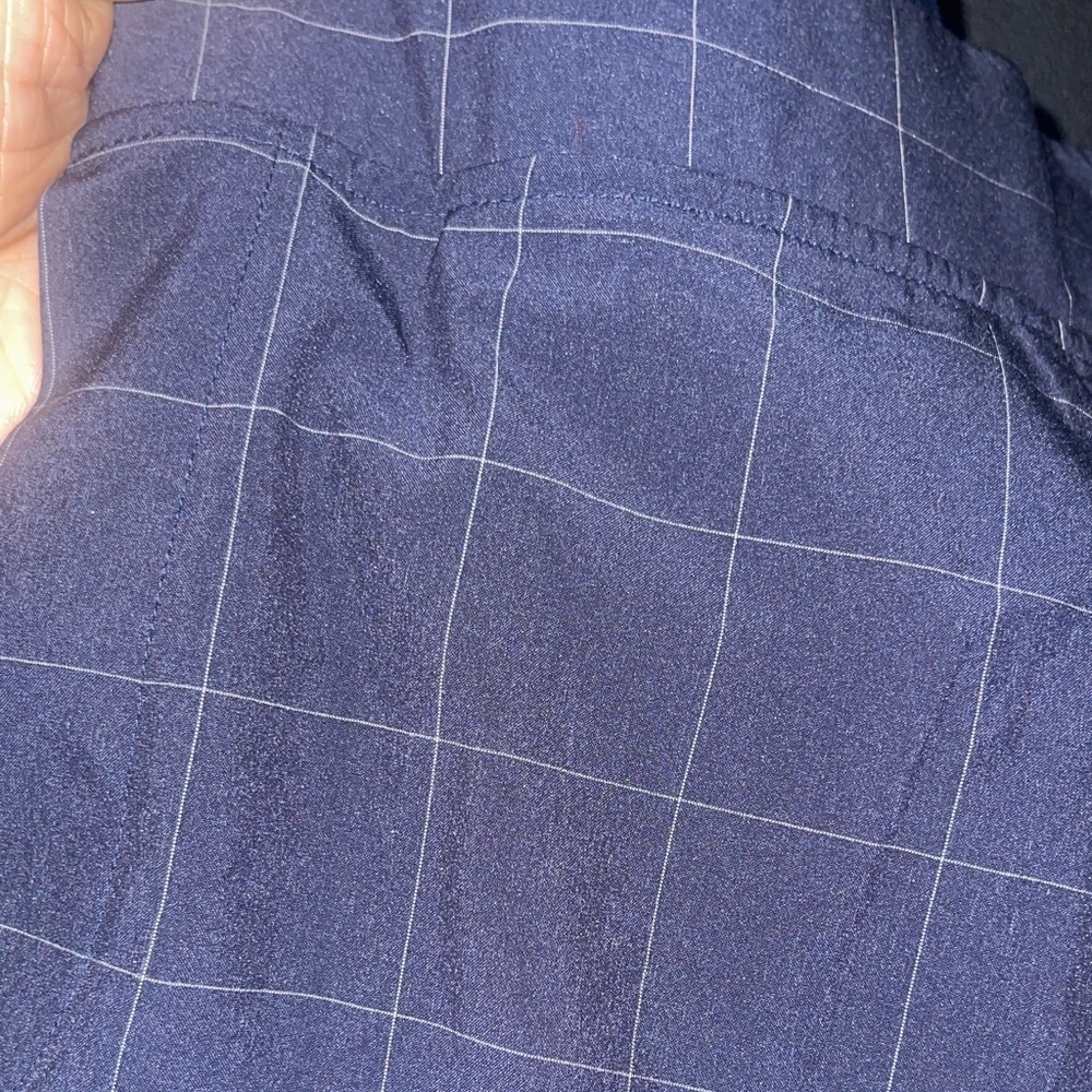 Athleta Brooklyn Textured
Ankle Navy Windowpane Plaid High Rise pants Sz 8 NWOT - Picture 8 of 9